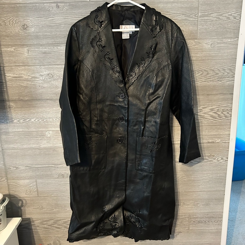 Black leather floral trench coat VTG vintage‎ Allison Woods beautiful detailing